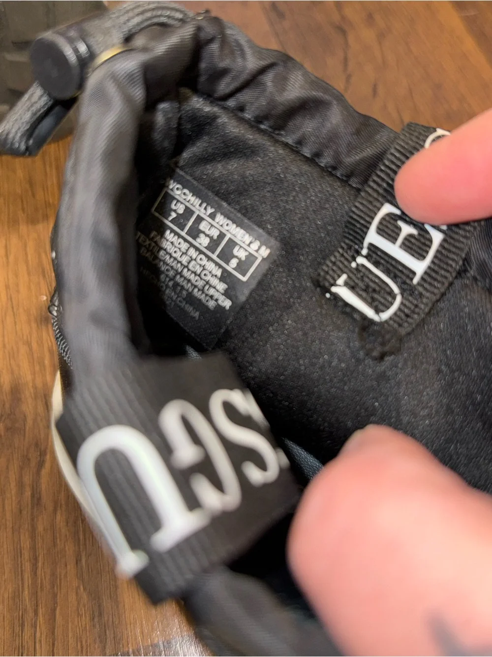 Guess women’s “chilly”